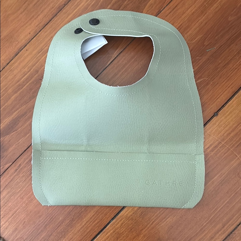 Gathre bib